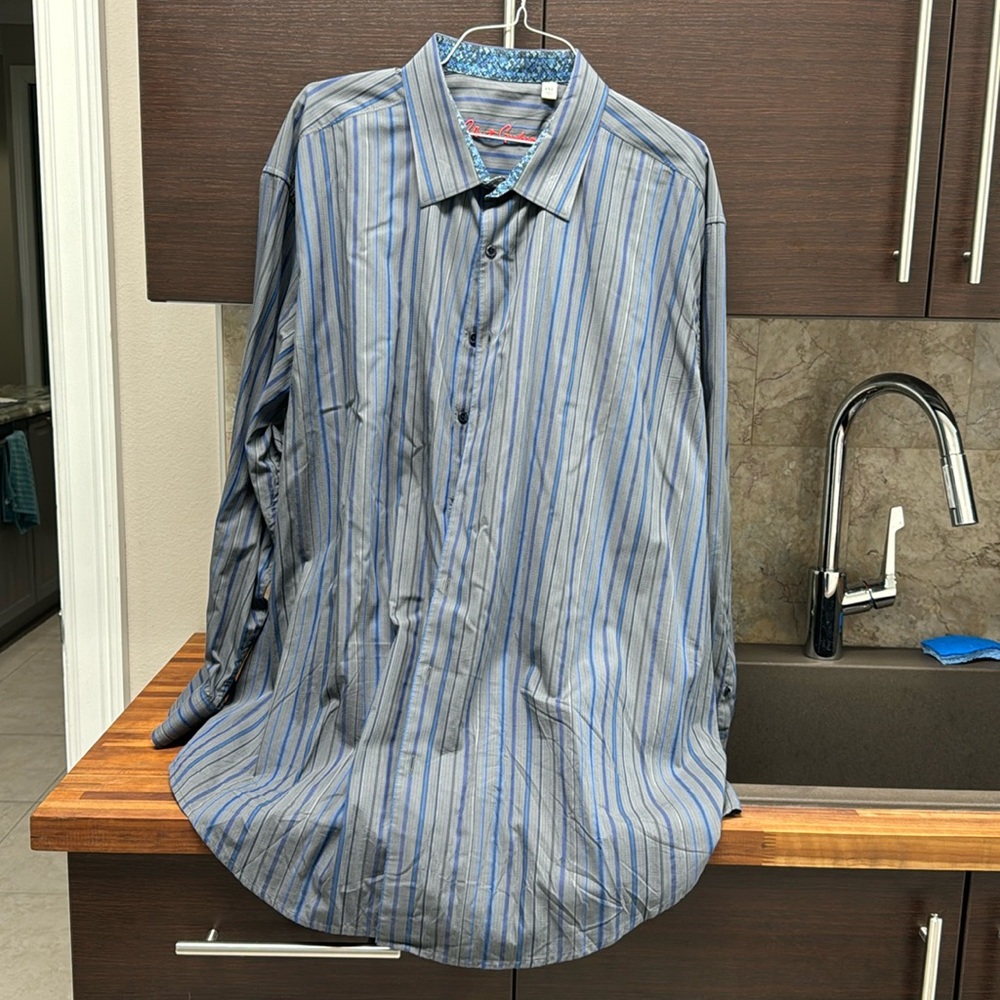 Robert Graham 4xl